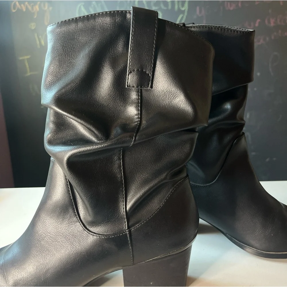 Size 7 YRU faux leather slouchy cowboy boots! - Picture 2 of 5